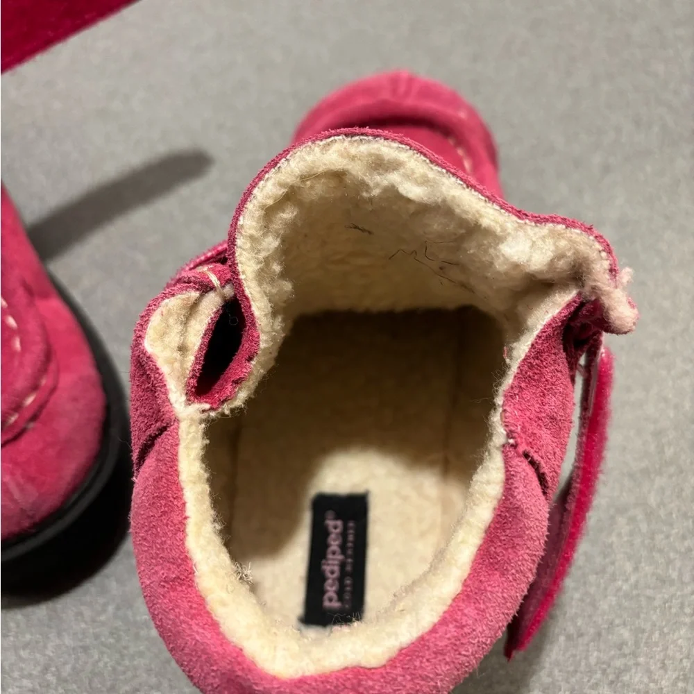 Pediped Jackie Fuchsia girl's‎ boots. SZ 2.5/3 Fleece lined Velcro closure